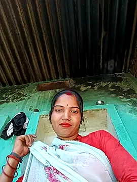 Snapshot of Bhuvi_Bedi chatting on 02-08-25, 06:22 Bhuvi Bedi online show from 02-08-25, 06:22