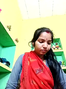 Snapshot of Bhuvi_Bedi chatting on 02-11-25, 01:51 Bhuvi Bedi online show from 02-11-25, 01:51