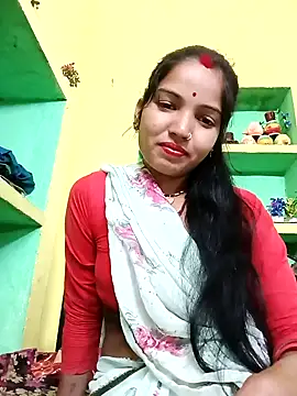 Snapshot of Bhuvi_Bedi chatting on 02-12-25, 06:29 Bhuvi Bedi online show from 02-12-25, 06:29