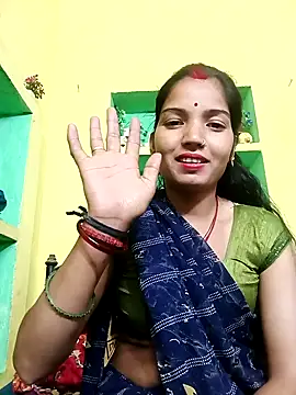 Snapshot of Bhuvi_Bedi chatting on 02-14-25, 10:36 Bhuvi Bedi online show from 02-14-25, 10:36