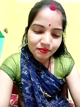 Snapshot of Bhuvi_Bedi chatting on 02-17-25, 05:47 Bhuvi Bedi online show from 02-17-25, 05:47