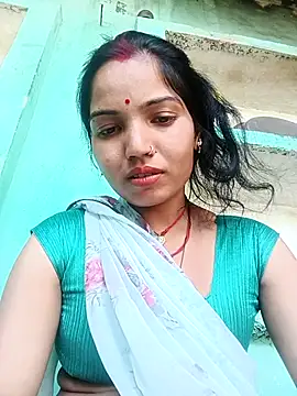 Snapshot of Bhuvi_Bedi chatting on 02-23-25, 09:11 Bhuvi Bedi online show from 02-23-25, 09:11