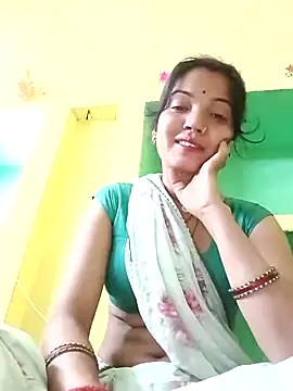 Snapshot of Bhuvi_Bedi chatting on 02-27-25, 11:04 Bhuvi Bedi online show from 02-27-25, 11:04