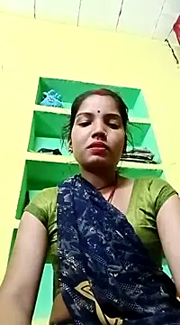 Snapshot of Bhuvi_Bedi chatting on 03-02-25, 02:10 Bhuvi Bedi online show from 03-02-25, 02:10