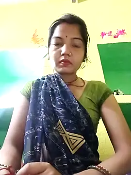 Snapshot of Bhuvi_Bedi chatting on 03-02-25, 10:16 Bhuvi Bedi online show from 03-02-25, 10:16