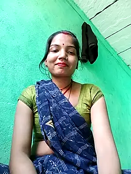 Snapshot of Bhuvi_Bedi chatting on 03-04-25, 09:07 Bhuvi Bedi online show from 03-04-25, 09:07