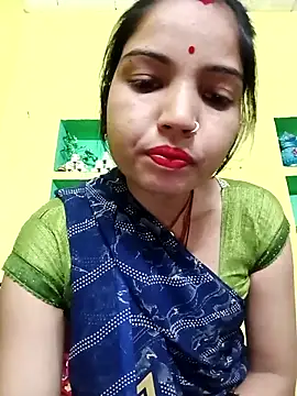 Snapshot of Bhuvi_Bedi chatting on 03-06-25, 03:57 Bhuvi Bedi online show from 03-06-25, 03:57