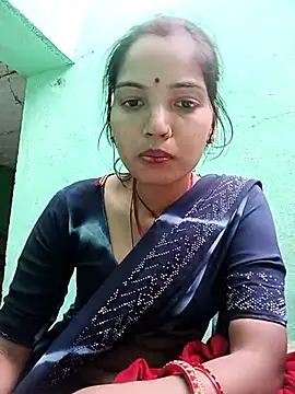 Snapshot of Bhuvi_Bedi chatting on 03-10-25, 11:21 Bhuvi Bedi online show from 03-10-25, 11:21