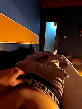 Snapshot of Pan0Sex chatting on 02-09-25, 08:24 Pan0Sex online show from 02-09-25, 08:24