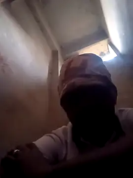 Snapshot of Raj41 chatting on 01-12-26, 01:33 Raj41 online show from 01-12-26, 01:33