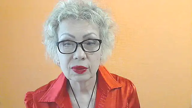 NessyJenixs online show from 05-18-26, 01:06