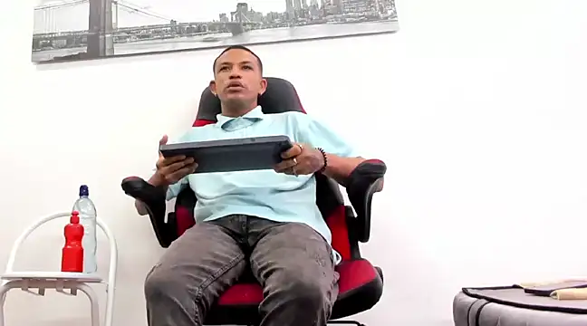 Snapshot of carlos_alber12 chatting on 02-15-25, 07:06 carlos alber12 online show from 02-15-25, 07:06