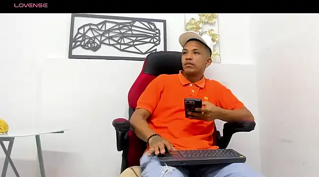 Snapshot of carlos_alber12 chatting on 03-08-25, 07:20 carlos alber12 online show from 03-08-25, 07:20