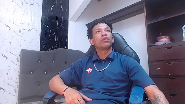 Snapshot of carlos_alber12 chatting on 09-10-25, 06:52 carlos alber12 online show from 09-10-25, 06:52