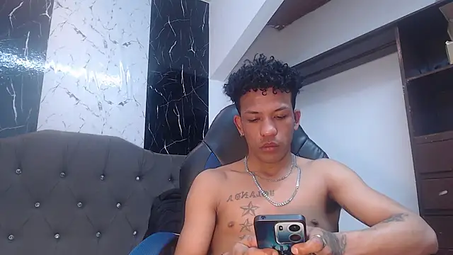 Snapshot of carlos_alber12 chatting on 09-11-25, 07:25 carlos alber12 online show from 09-11-25, 07:25