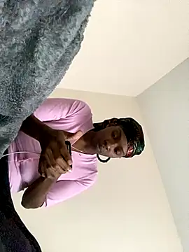 Snapshot of theprettysoles chatting on 11-29-25, 09:29 theprettysoles online show from 11-29-25, 09:29