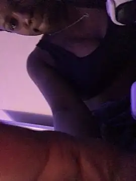 Snapshot of theprettysoles chatting on 04-05-26, 01:47 theprettysoles online show from 04-05-26, 01:47