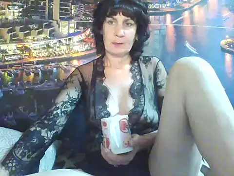 Snapshot of Laura_Kiss chatting on 09-08-25, 04:06 Laura Kiss online show from 09-08-25, 04:06