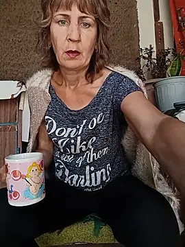 Laura Kiss online show from 06-02-26, 09:55