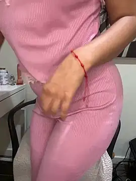 Snapshot of Lobna-alami chatting on 02-15-25, 11:03 Lobna-alami online show from 02-15-25, 11:03