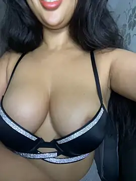 Snapshot of Lobna-alami chatting on 10-03-25, 04:48 Lobna-alami online show from 10-03-25, 04:48