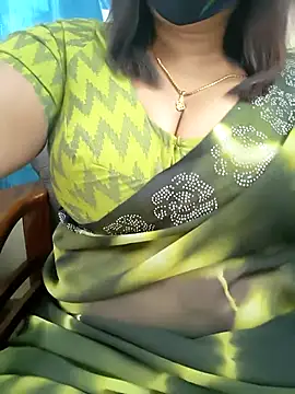 Queenflowerr online show from 04-27-26, 10:24