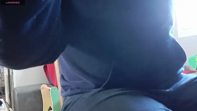 Snapshot of IndienTiger chatting on 10-24-25, 11:17 IndienTiger online show from 10-24-25, 11:17