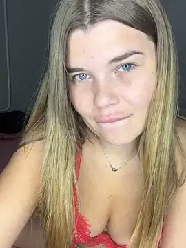 Snapshot of ella_zzz chatting on 10-05-25, 06:39 ella zzz online show from 10-05-25, 06:39