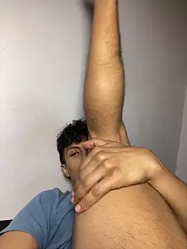 Snapshot of ApoloCruz chatting on 09-21-25, 08:38 ApoloCruz online show from 09-21-25, 08:38