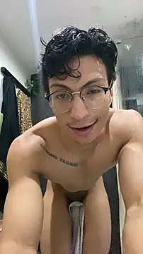 Snapshot of ApoloCruz chatting on 11-24-25, 11:21 ApoloCruz online show from 11-24-25, 11:21