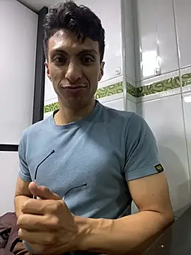 Snapshot of ApoloCruz chatting on 03-12-26, 06:52 ApoloCruz online show from 03-12-26, 06:52