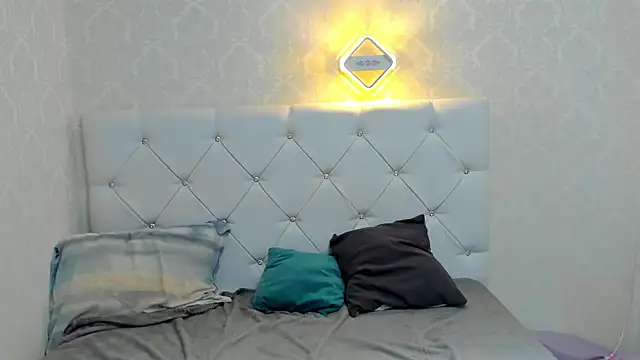 GladysHewell online show from 01-30-25, 01:21