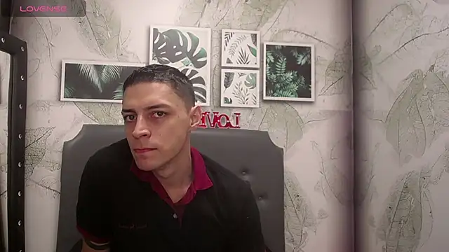 Snapshot of Frank_Millers chatting on 02-18-25, 03:43 Frank Millers online show from 02-18-25, 03:43