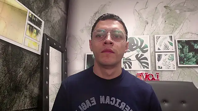 Snapshot of Frank_Millers chatting on 09-12-25, 07:25 Frank Millers online show from 09-12-25, 07:25