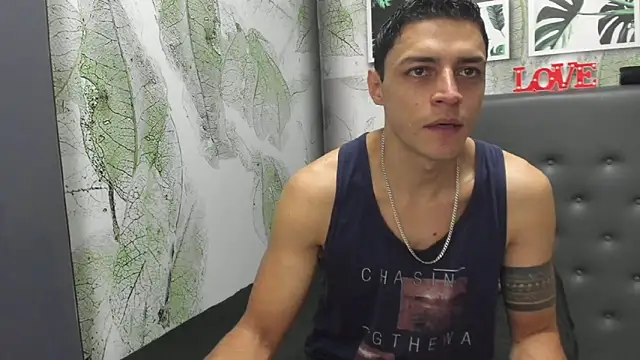 Snapshot of Frank_Millers chatting on 09-17-25, 05:36 Frank Millers online show from 09-17-25, 05:36