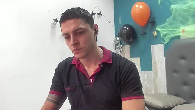 Snapshot of Frank_Millers chatting on 10-29-25, 08:43 Frank Millers online show from 10-29-25, 08:43