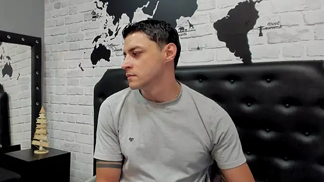 Snapshot of Frank_Millers chatting on 11-25-25, 07:36 Frank Millers online show from 11-25-25, 07:36