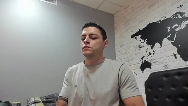 Snapshot of Frank_Millers chatting on 01-08-26, 09:39 Frank Millers online show from 01-08-26, 09:39