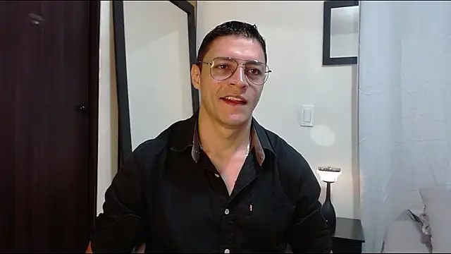 Snapshot of Frank_Millers chatting on 02-17-26, 11:07 Frank Millers online show from 02-17-26, 11:07