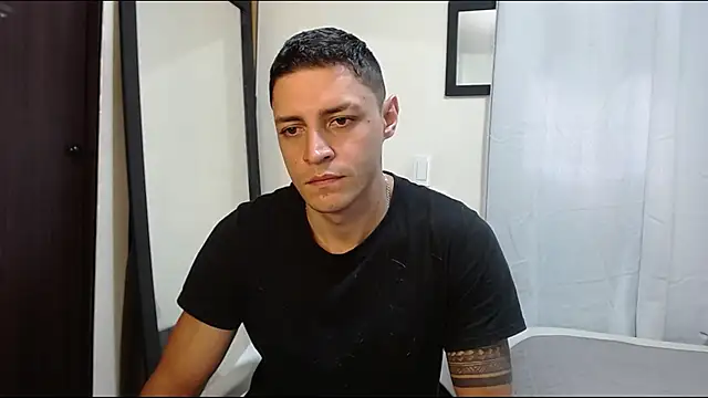 Snapshot of Frank_Millers chatting on 02-20-26, 07:36 Frank Millers online show from 02-20-26, 07:36