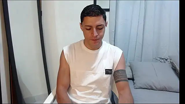 Snapshot of Frank_Millers chatting on 03-16-26, 12:31 Frank Millers online show from 03-16-26, 12:31