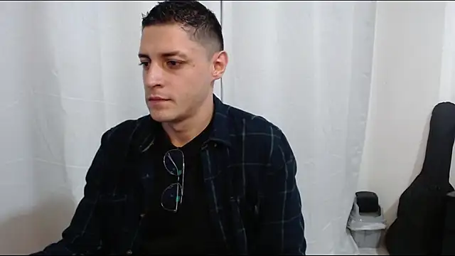 Snapshot of Frank_Millers chatting on 06-02-26, 06:26 Frank Millers online show from 06-02-26, 06:26