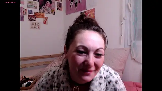 Snapshot of AdorahB3ll3 chatting on 10-14-25, 07:03 AdorahB3ll3 online show from 10-14-25, 07:03