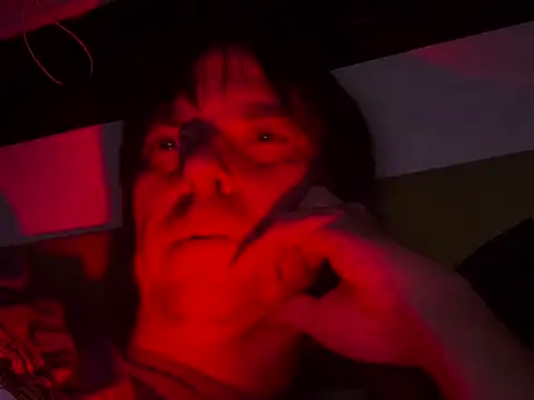 Snapshot of OnYourMarkGetSetGo chatting on 10-16-25, 03:07 OnYourMarkGetSetGo online show from 10-16-25, 03:07