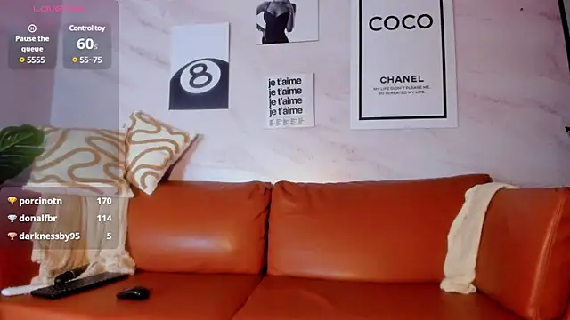 Snapshot of HannaaMiller chatting on 03-17-25, 08:18 HannaaMiller online show from 03-17-25, 08:18