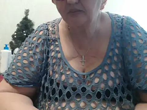 Snapshot of DeniseeRosea chatting on 03-18-25, 03:31 DeniseeRosea online show from 03-18-25, 03:31