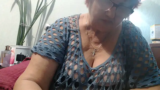 Snapshot of DeniseeRosea chatting on 10-09-25, 06:50 DeniseeRosea online show from 10-09-25, 06:50