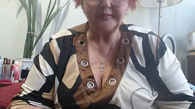 Snapshot of DeniseeRosea chatting on 10-16-25, 11:00 DeniseeRosea online show from 10-16-25, 11:00