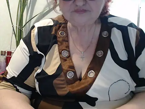 Snapshot of DeniseeRosea chatting on 05-17-26, 05:53 DeniseeRosea online show from 05-17-26, 05:53