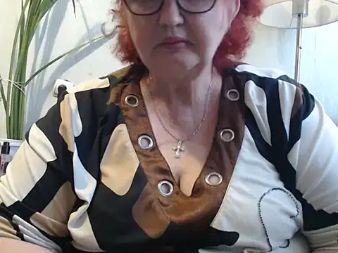 Snapshot of DeniseeRosea chatting on 05-22-26, 12:11 DeniseeRosea online show from 05-22-26, 12:11